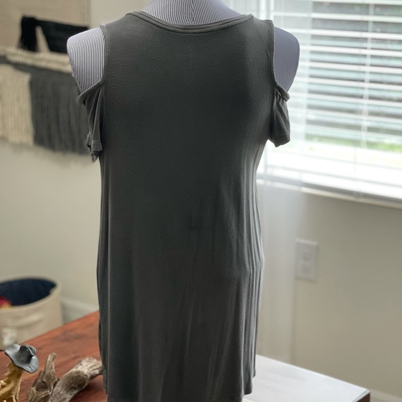 American Eagle Cold Shoulder Top - Picture 2 of 4